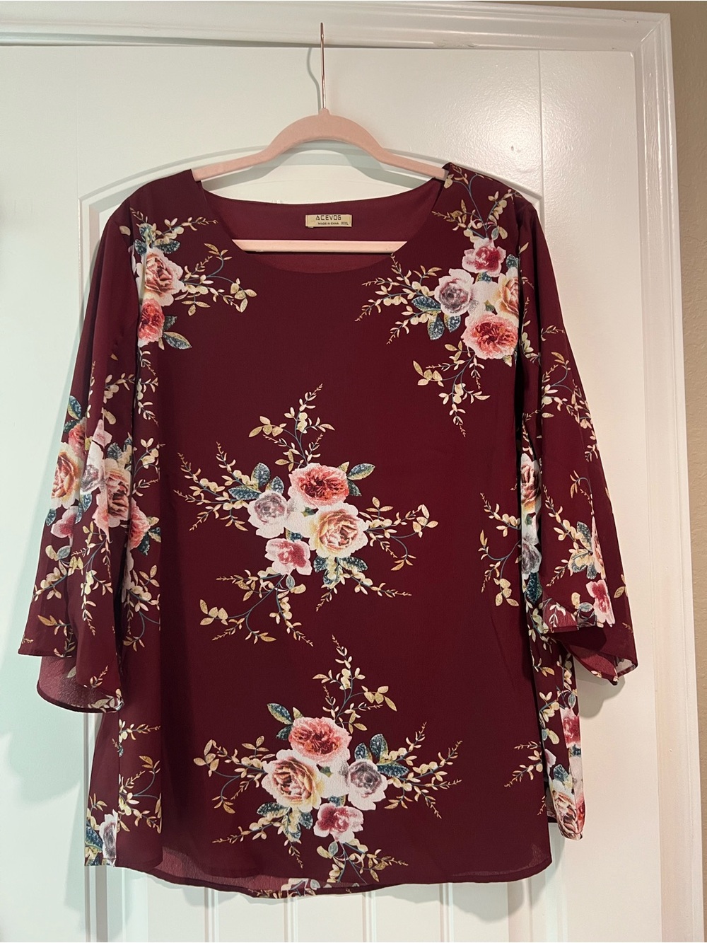 Acevog Burgundy Floral Scoop Neck Blouse